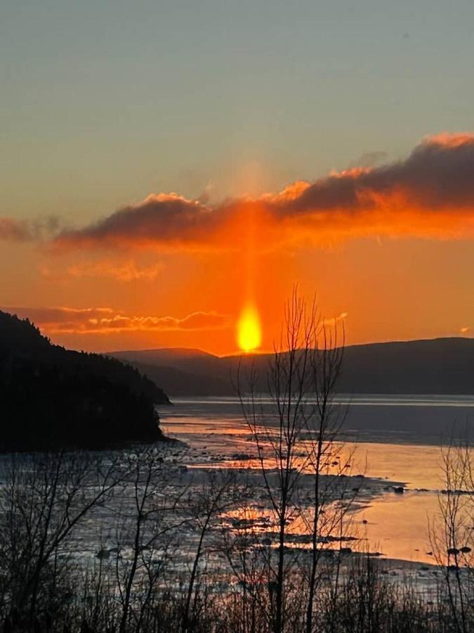 Suite 2 Fleche Du Fjord Vue Saguenay Mont Valin Saint-Fulgence 外观 照片